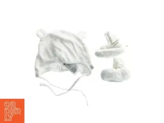 Hvid babyhue og vanter fra H&M (str. 56)