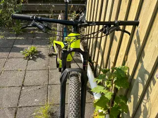 Full suspension MTB 