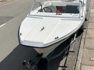 Speedbåd, 15 fod, 50 HK motor 