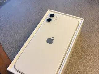 iPhone 11 i hvid 