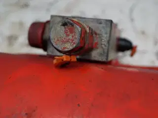 Manitou MT932T Cylinder 240048