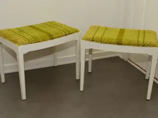2 gamle Skamler hvidmalet