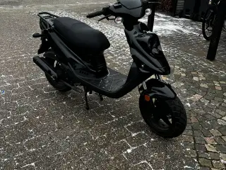 MotoCr 30