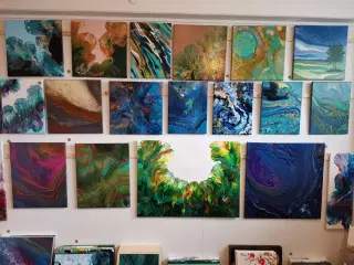 Akryl malerier i Fluid Art