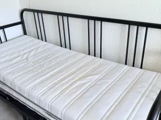 Udtræksseng fra Ikea