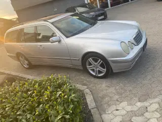 Mercedes E220