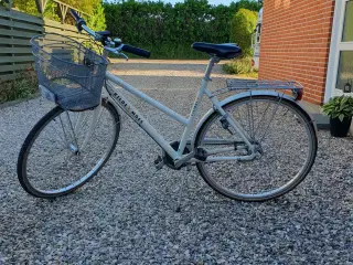 DAME CYKEL KILDEMOES