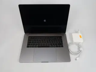 Apple MacBook Pro 15,4" IPS i7-8750H