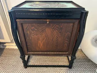 Art nouveau skab tilbage fra 1900