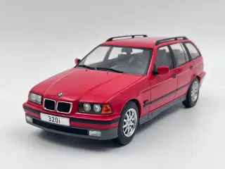 1995 BMW 320i Touring E36 1:18  Flot og detaljeret