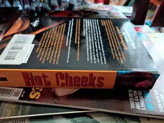 Bøger, Hot Cheeks 