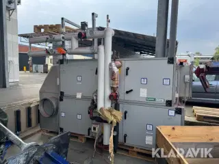 Ventilationsanlæg med varmeflade