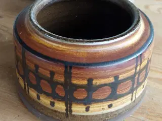 Keramik vase lavet af Inge Lise Eder