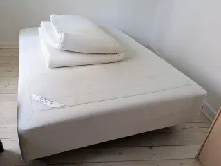 IKEA seng, 140×200 cm