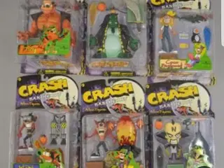 Crash bandicoot figure 1998