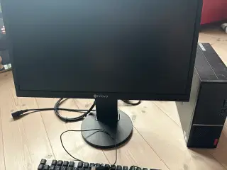Lenovo pc med 24” skærm