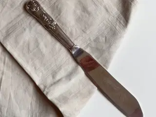 Lagkagekniv, pletsølv