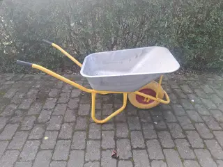 Trillebør med punkterfri hjul