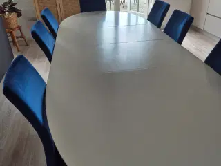 Spisebord sælges 