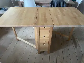 Klapbord med skuffer