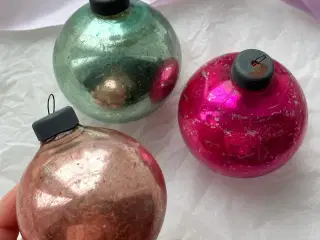 Sæt af 3 pastelfarvede kugler, patina