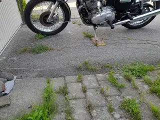 Triumph T 160
