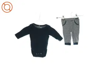 Sæt med bukser og bodystocking fra Tommy Hilfiger og Name it (str. 56)
