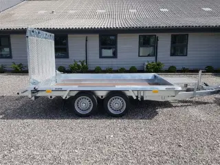 0 - Martz Builder 3 3015 2700 kg   Maskintrailer Builder 3 3015 2 akslet 2700 kg