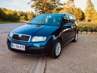 Billig bil Skoda Fabia benziner 