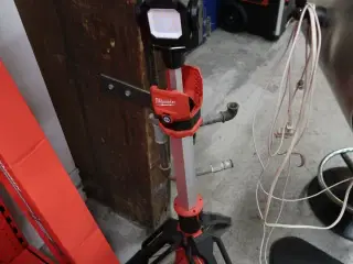 Akku arbejdslampe MILWAUKEE
