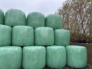 Wrap hø 2025 store rundballer 350 kr.