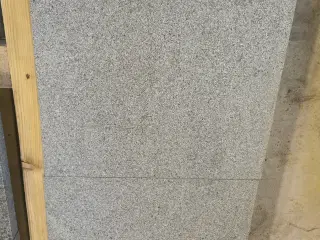 Granitflise mørkgrå 40x40x1,2 cm