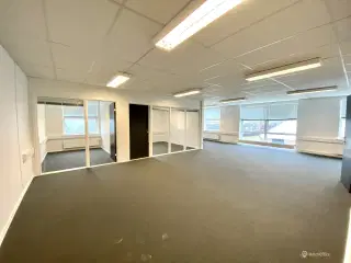 125 m² flotte istandsatte kontorlokaler til leje i Middelfart Midtpunkt
