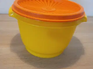 Tupperware skål med stjernelåg