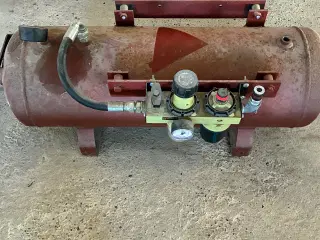 Kompressor tank