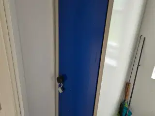 Blika garderobeskab