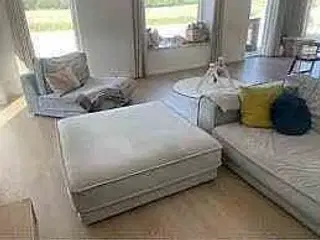 Manhattan Puf Lysegrå velourstof 80x80 cm