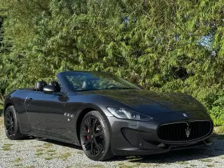 Maserati Grand cabrio sport 