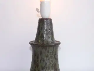 Bordlampe i stentøj af keramiker Frank Tromborg