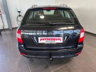 Skoda Superb 2,0 TDi 170 Elegance Combi DSG