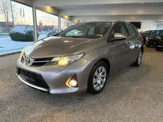Toyota Auris 1,3 VVT-i T2