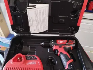 Milwaukee m12 skruemaskine
