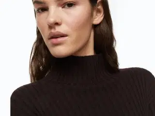 H&M kjole i ren merino uld - mørkebrun