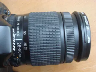 Nikon F65D sort m MB-17