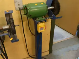 Bænksliber på stand