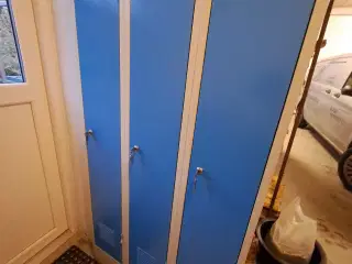 Metalskab til arbejdstøj