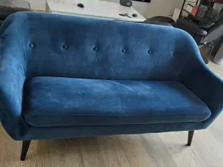 Sofa i blå velour