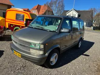 Chevrolet Astro Van