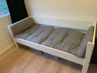 Fin juniorseng sælges - madras medfølger