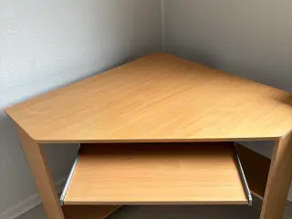 Computerbord fra røg- og dyrefrit hjem